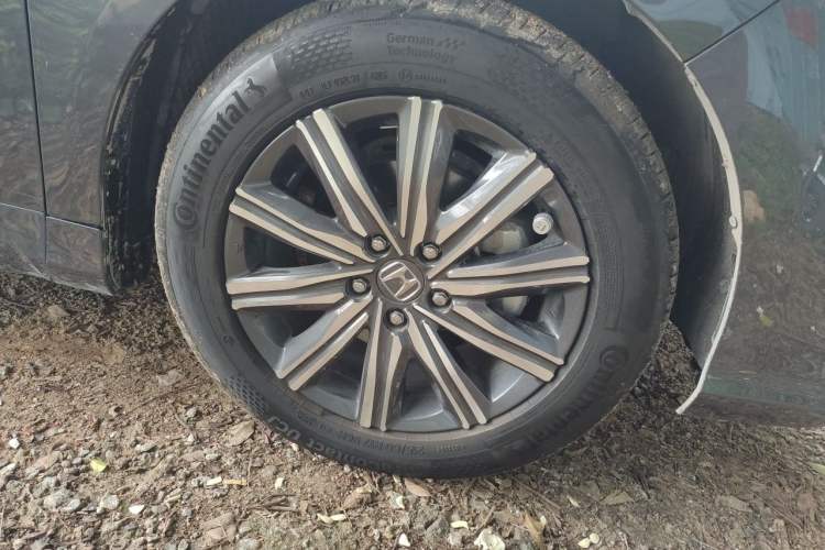 Used Honda Odyssey 2022 2.0L eHEV Sharp Smart Edition Right Front Wheel Hub