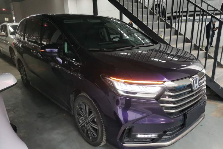 Used Honda Odyssey 2022 2.0L eHEV Sharp Enjoyment Edition Front Right 45 Deg