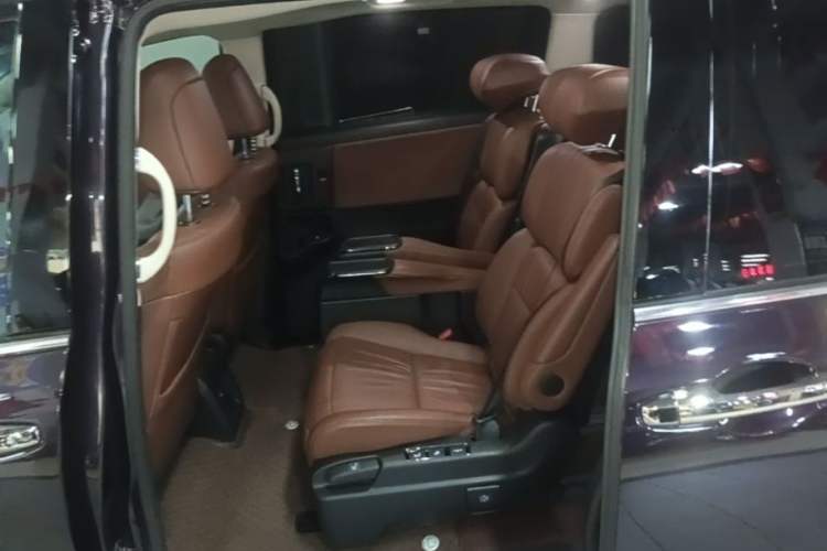 Used Honda Odyssey 2022 2.0L eHEV Sharp Supreme Edition Left Rear Seat