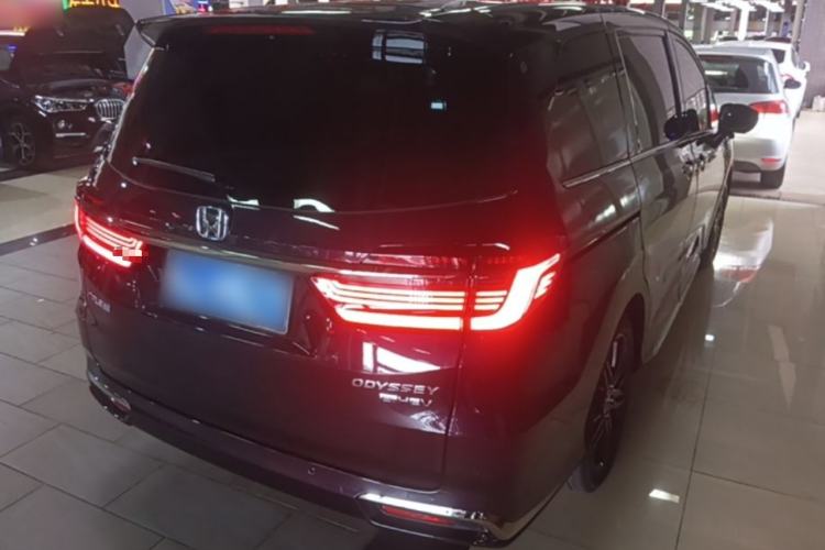 Used Honda Odyssey 2022 2.0L eHEV Sharp Supreme Edition Rear Right 45 Deg