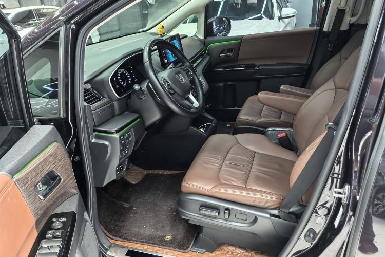 Used Honda Odyssey 2022 2.0L eHEV Sharp·Luxury Edition Right Front Seat