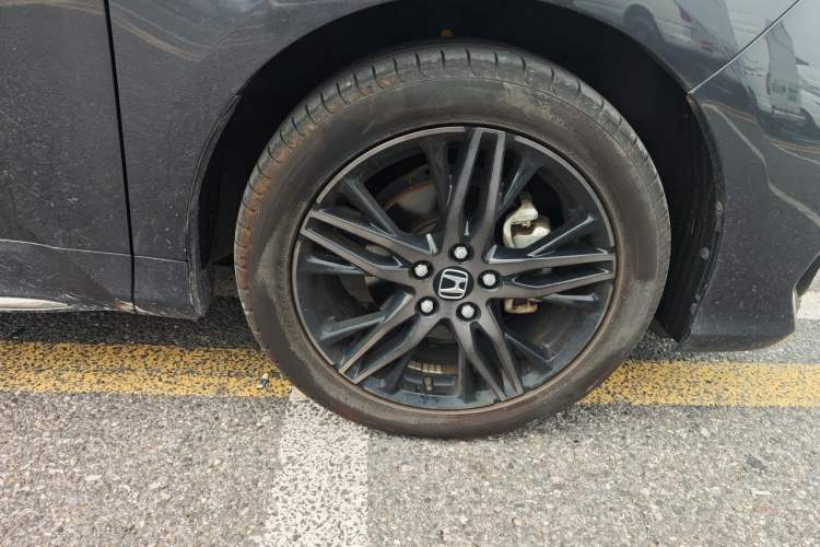 Used Honda Odyssey 2022 2.0L eHEV Sharp Supreme Edition Right Front Wheel Hub
