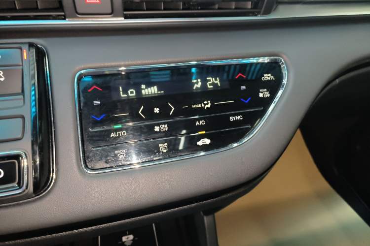 Used Honda Odyssey 2022 2.0L eHEV Sharp·Luxury Edition Audio And AC Panel