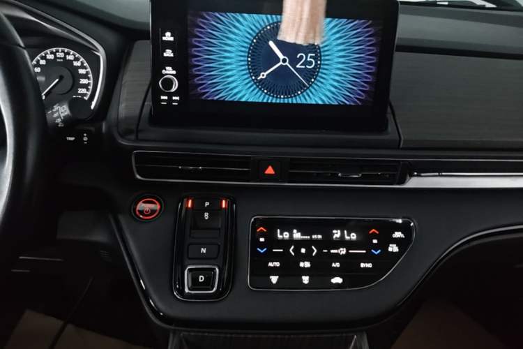 Used Honda Odyssey 2022 2.0L eHEV Sharp·Luxury Edition Audio And AC Panel