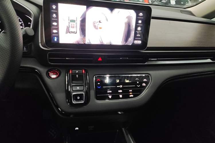 Used Honda Odyssey 2022 2.0L eHEV Sharp Enjoyment Edition Audio And AC Panel