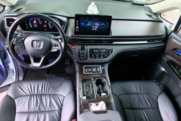 Used Honda Odyssey 2022 2.0L eHEV Sharp Supreme Edition Center Console