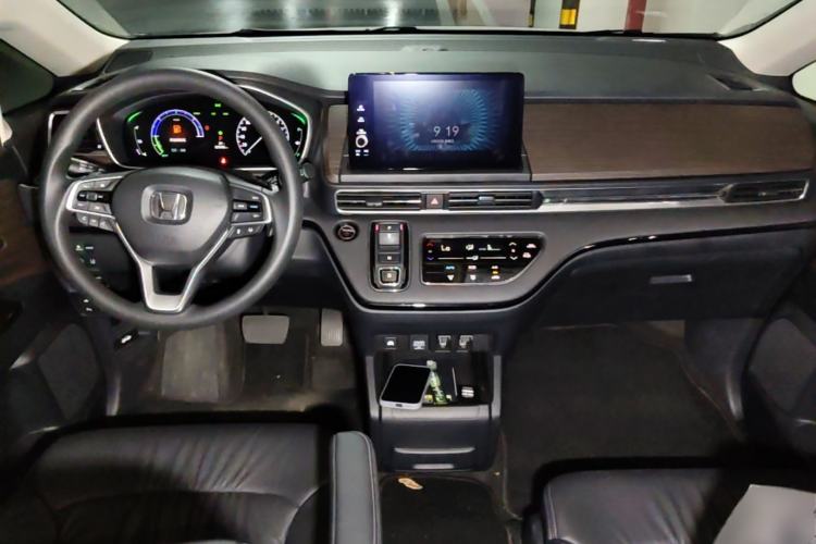 Used Honda Odyssey 2022 2.0L eHEV Sharp Smart Edition Center Console