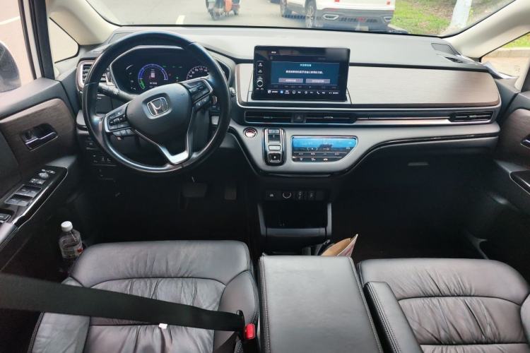 Used Honda Odyssey 2022 2.0L eHEV Sharp Supreme Edition Center Console