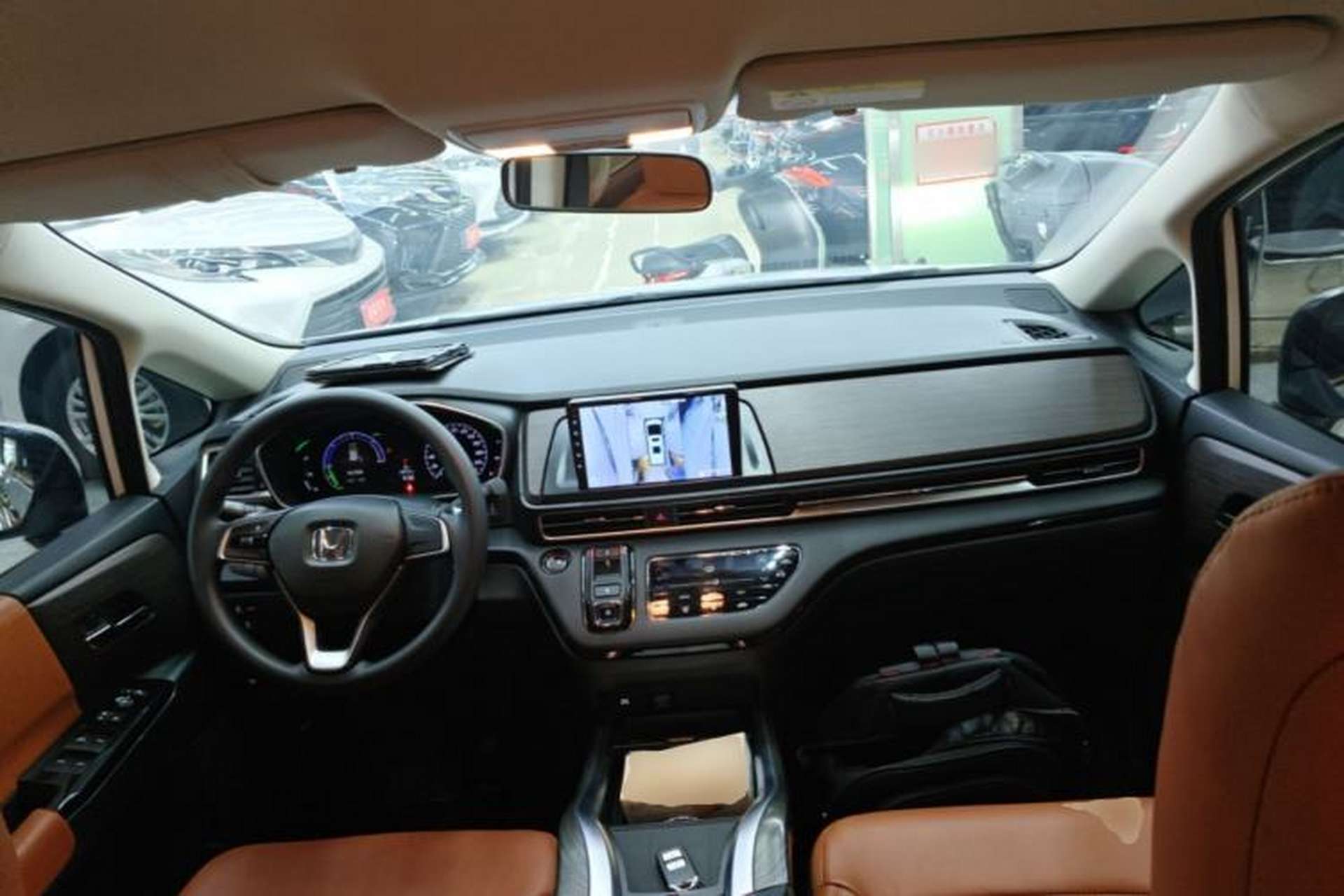 Used Honda Odyssey 2022 2.0L eHEV Sharp Enjoyment Edition Center Console