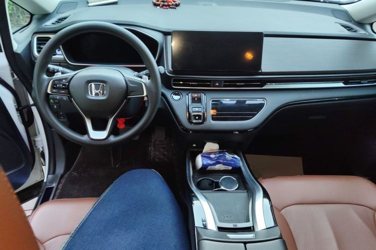 Used Honda Odyssey 2022 2.0L eHEV Sharp Enjoyment Edition Center Console