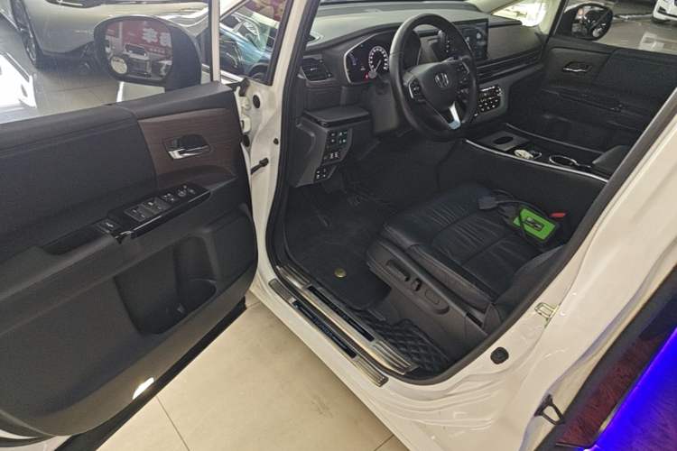 Used Honda Odyssey 2022 2.0L eHEV Sharp Enjoyment Edition Driver Seat