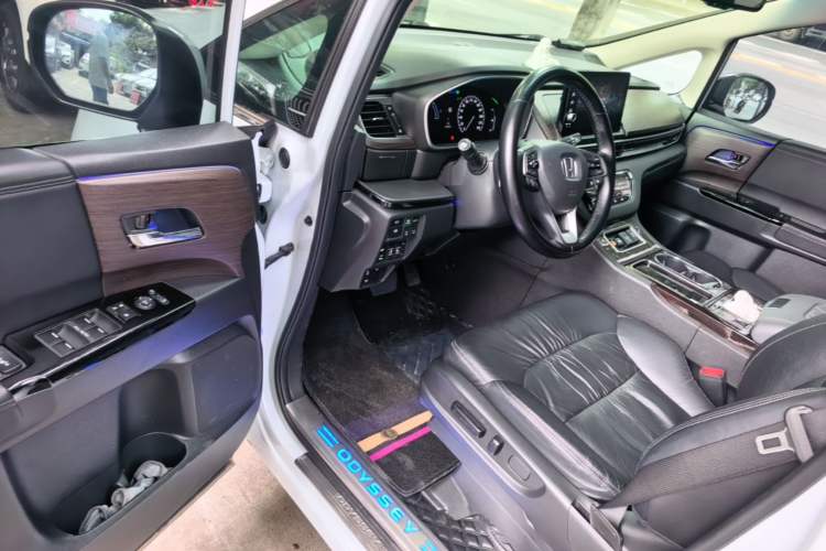 Used Honda Odyssey 2022 2.0L eHEV Sharp Supreme Edition Driver Seat