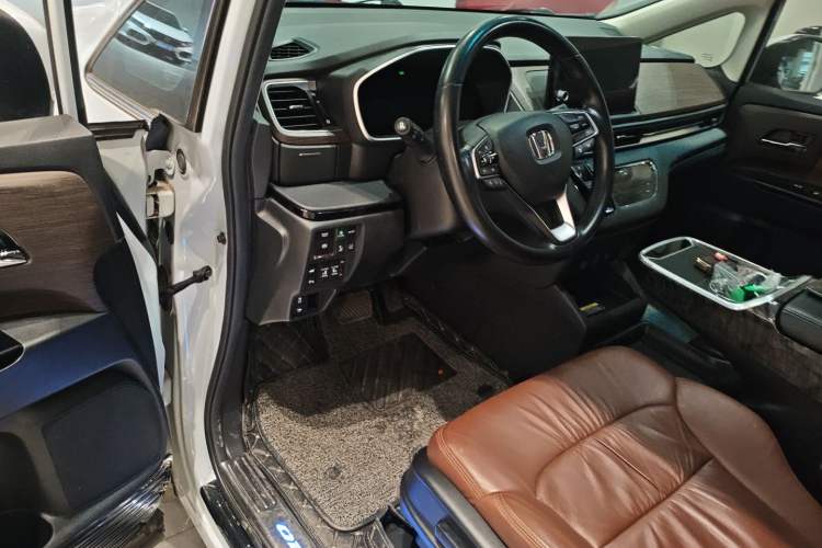 Used Honda Odyssey 2022 2.0L eHEV Sharp Supreme Edition Driver Seat