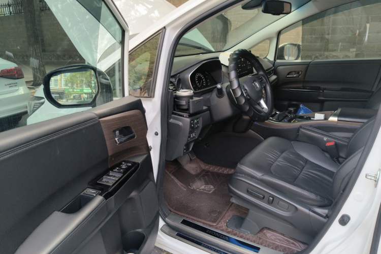 Used Honda Odyssey 2022 2.0L eHEV Sharp Supreme Edition Driver Seat