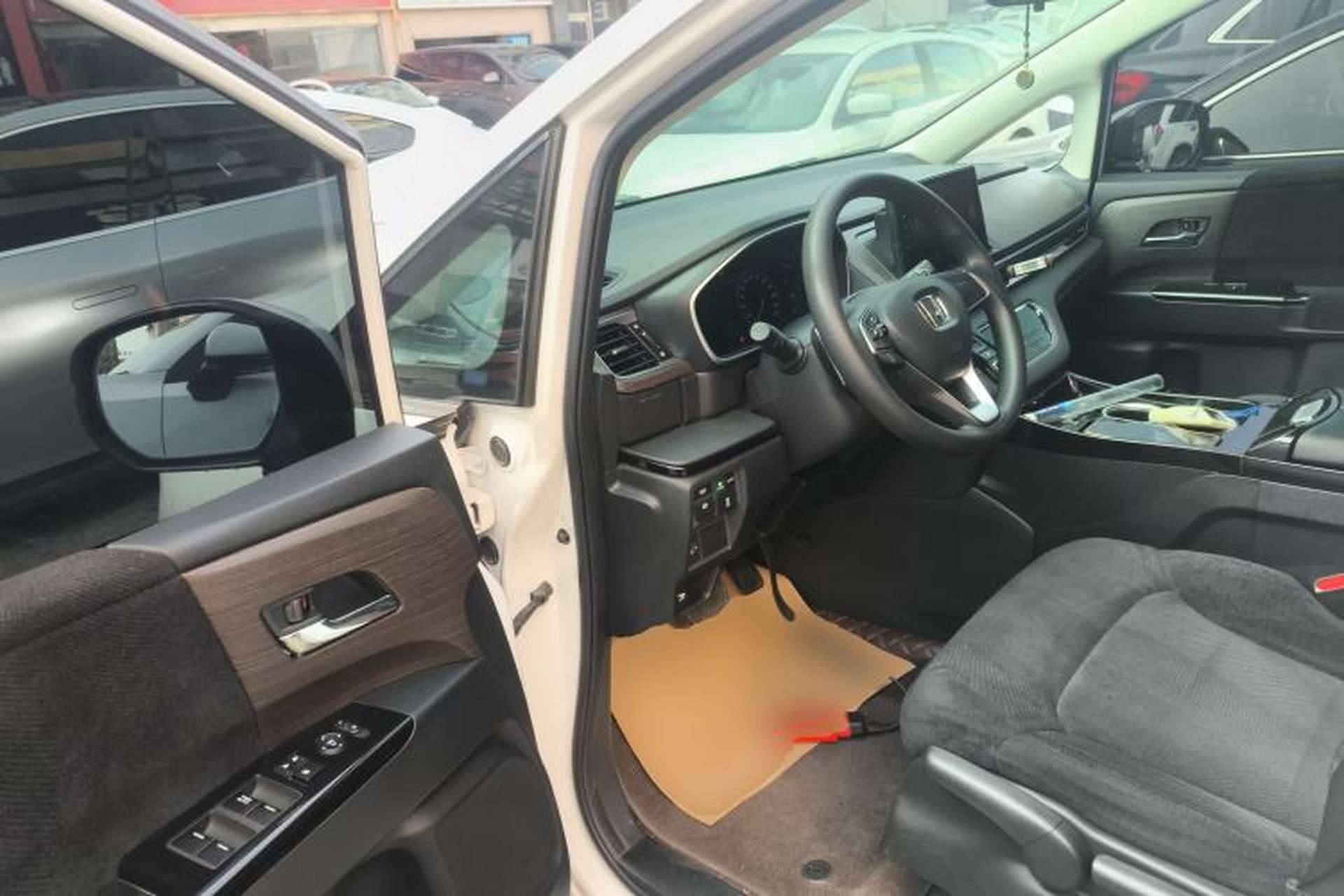 Used Honda Odyssey 2022 2.0L eHEV Sharp Enjoyment Edition Driver Seat