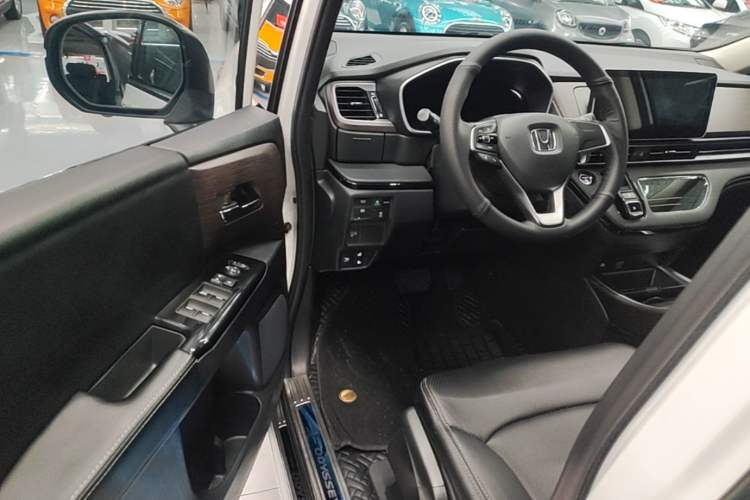 Used Honda Odyssey 2022 2.0L eHEV Sharp Enjoyment Edition Driver Seat