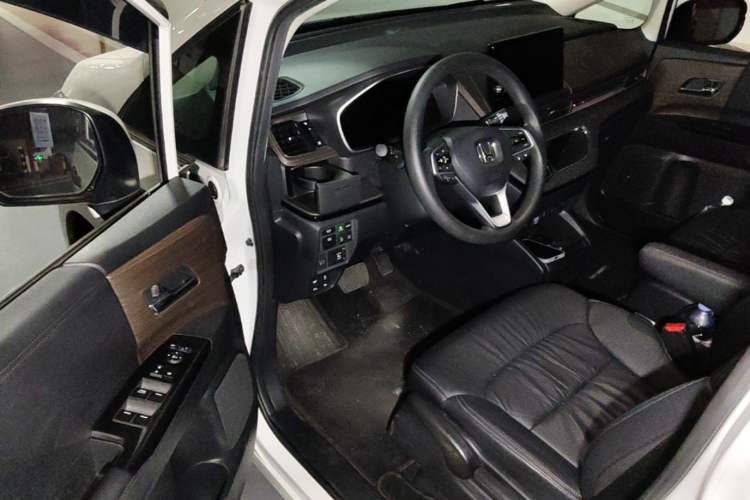 Used Honda Odyssey 2022 2.0L eHEV Sharp Smart Edition Driver Seat