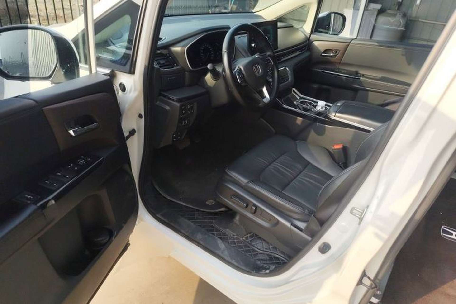 Used Honda Odyssey 2022 2.0L eHEV Sharp Enjoyment Edition Driver Seat