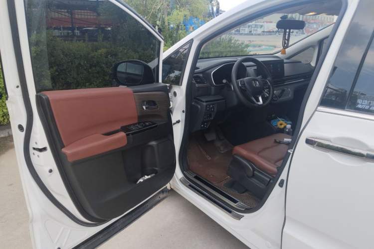 Used Honda Odyssey 2022 2.0L eHEV Sharp Enjoyment Edition Driver Seat