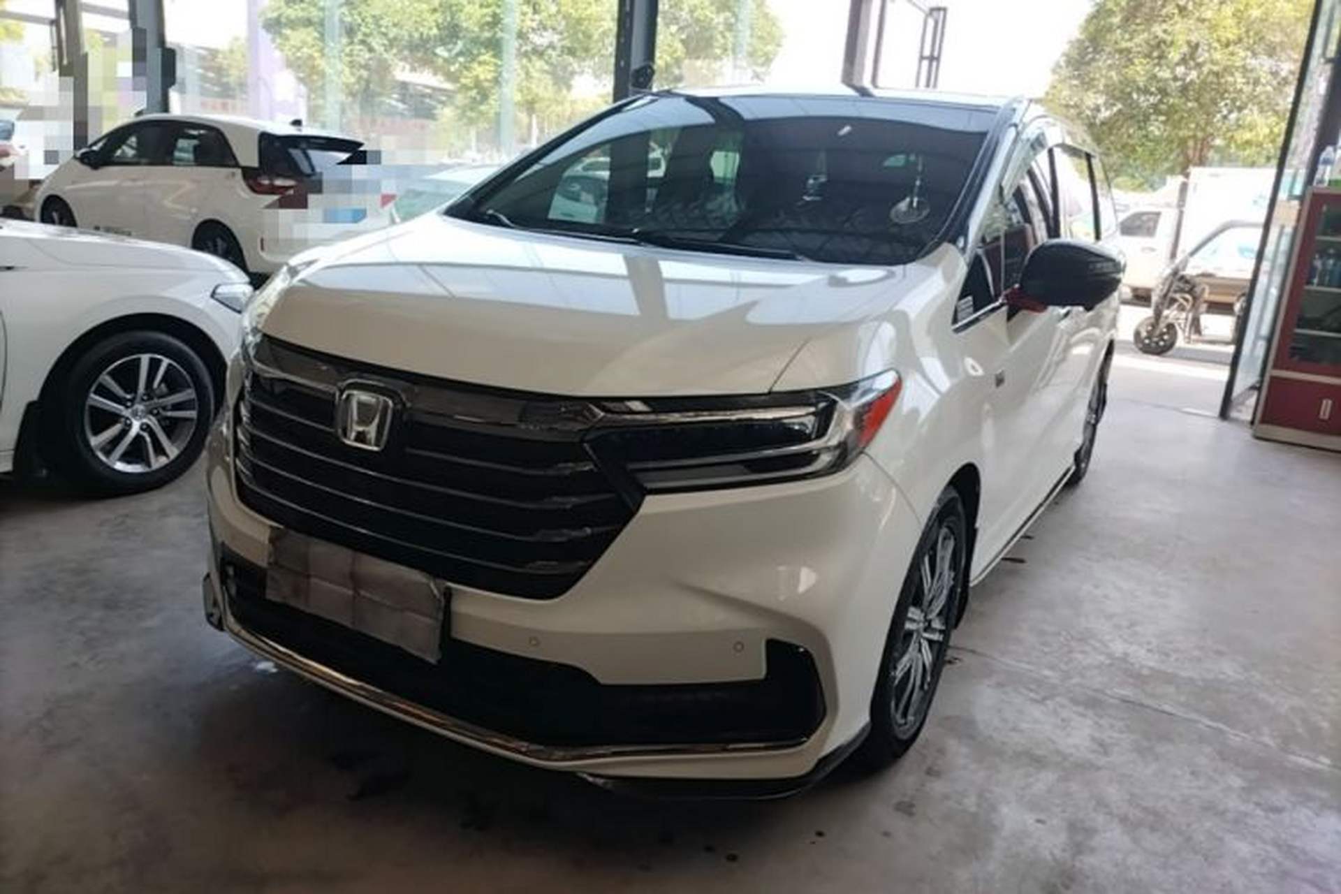 Used Honda Odyssey 2022 2.0L eHEV Sharp Enjoyment Edition Front Left 45 Deg