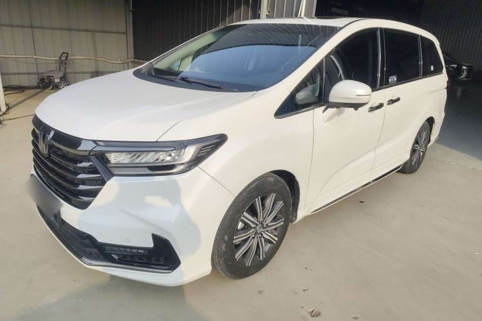 Used Honda Odyssey 2022 2.0L eHEV Sharp Enjoyment Edition Front Left 45 Deg