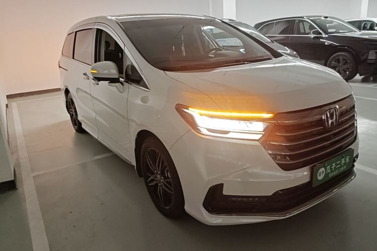 Used Honda Odyssey 2022 2.0L eHEV Sharp·Luxury Edition Front Right 45 Deg