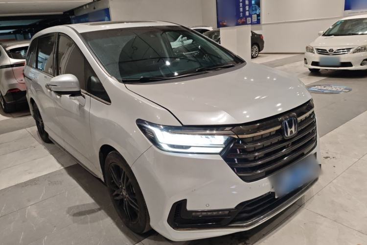 Used Honda Odyssey 2022 2.0L eHEV Sharp Supreme Edition Front Right 45 Deg