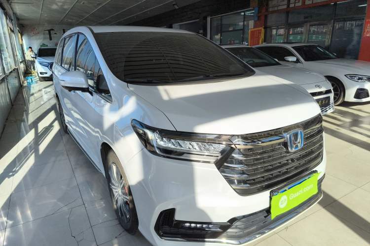 Used Honda Odyssey 2022 2.0L eHEV Sharp Enjoyment Edition Front Right 45 Deg