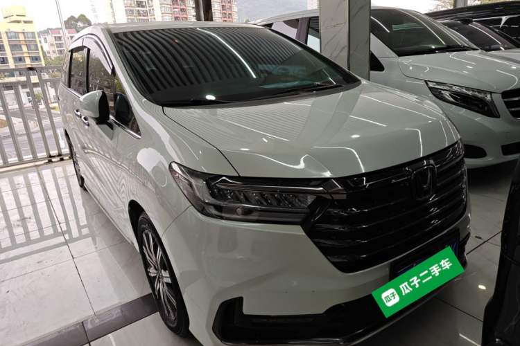 Used Honda Odyssey 2022 2.0L eHEV Sharp Enjoyment Edition Front Right 45 Deg