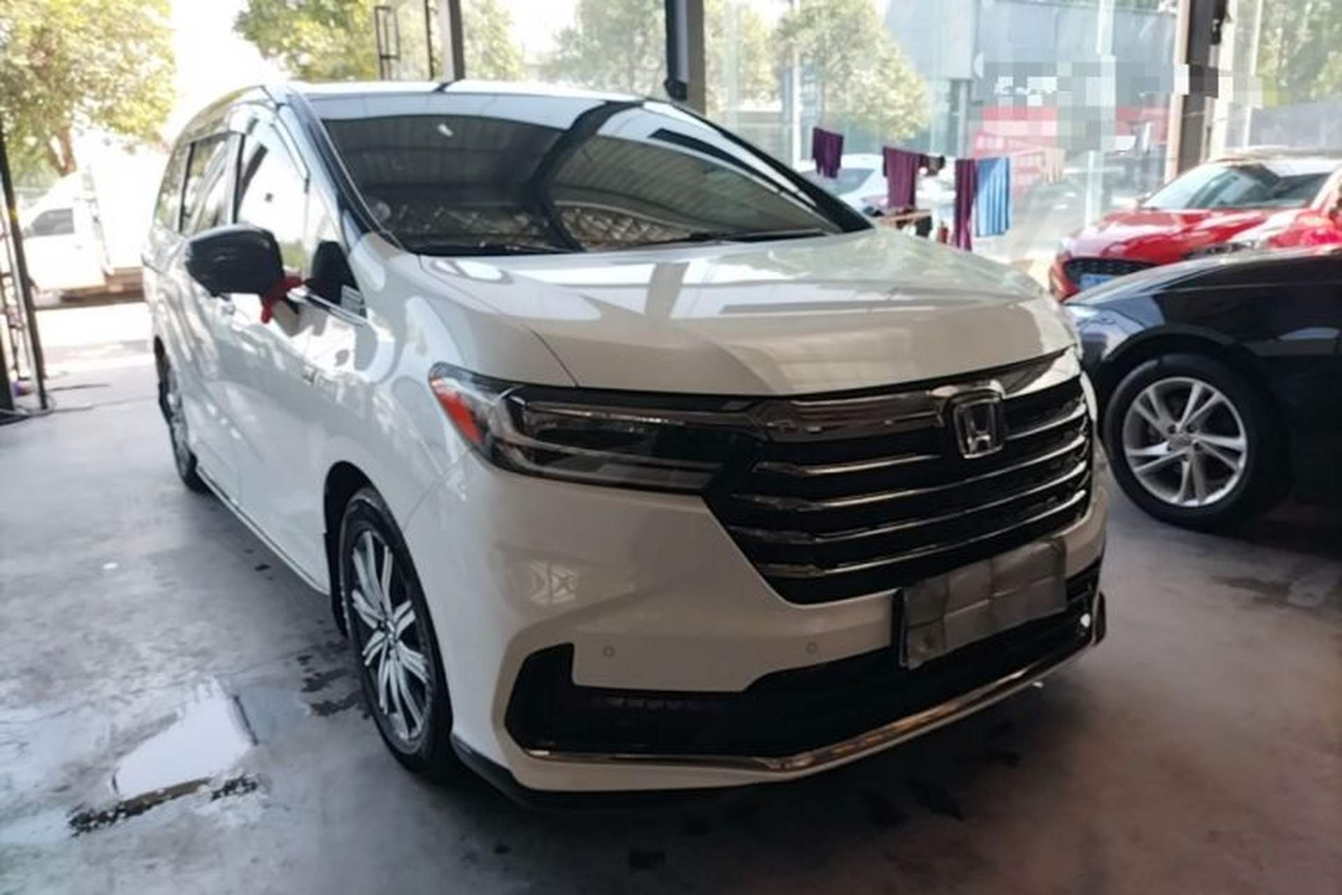 Used Honda Odyssey 2022 2.0L eHEV Sharp Enjoyment Edition Front Right 45 Deg