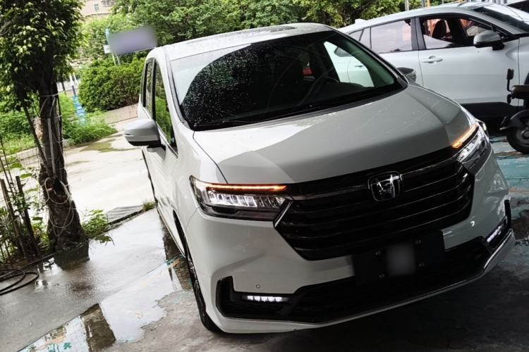 Used Honda Odyssey 2022 2.0L eHEV Sharp·Luxury Edition Front Right 45 Deg