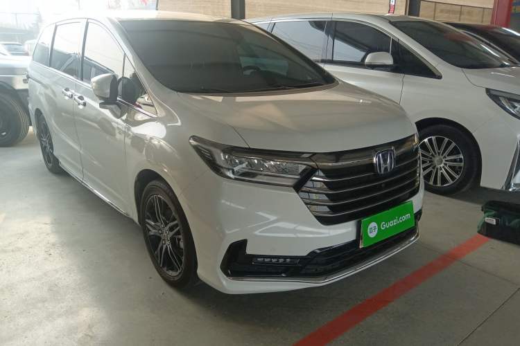 Used Honda Odyssey 2022 2.0L eHEV Sharp·Luxury Edition Front Right 45 Deg
