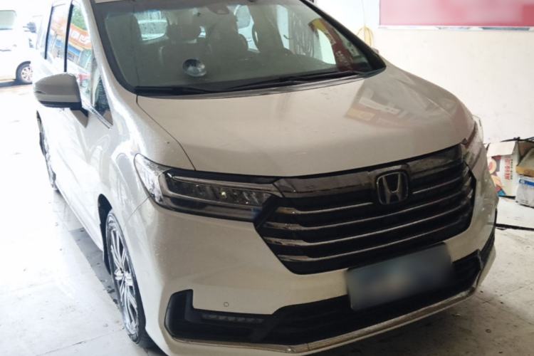 Used Honda Odyssey 2022 2.0L eHEV Sharp Enjoyment Edition Front Right 45 Deg