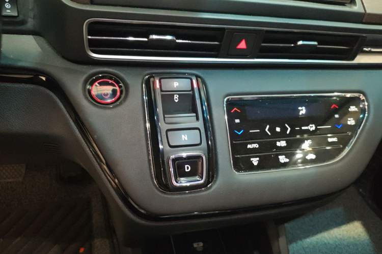 Used Honda Odyssey 2022 2.0L eHEV Sharp Supreme Edition Gear Lever