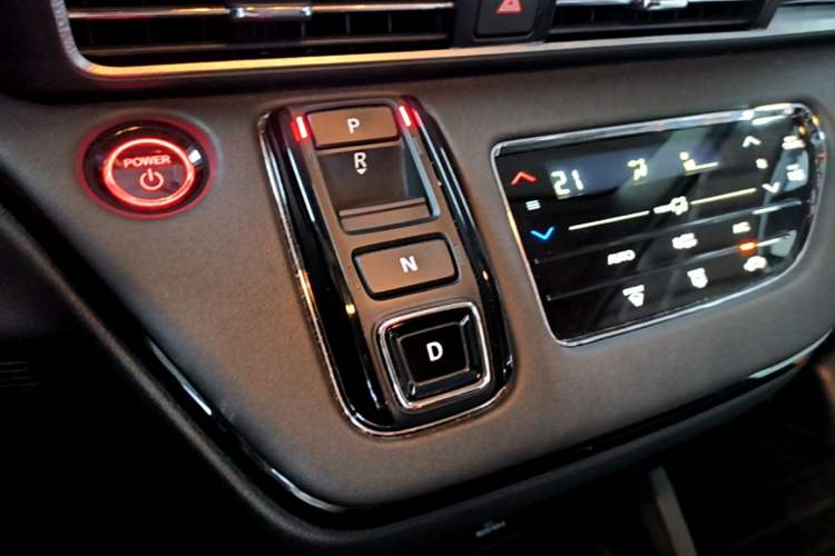 Used Honda Odyssey 2022 2.0L eHEV Sharp Enjoyment Edition Gear Lever
