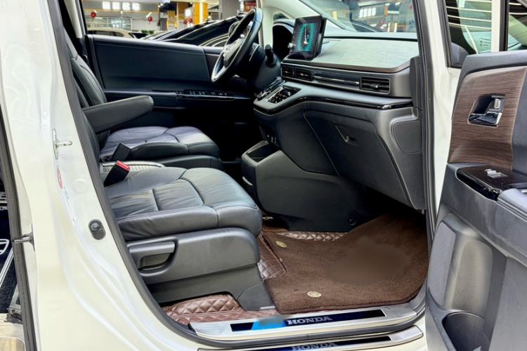 Used Honda Odyssey 2022 2.0L eHEV Sharp Enjoyment Edition Interior 10