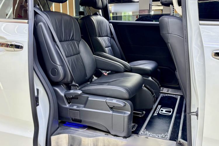 Used Honda Odyssey 2022 2.0L eHEV Sharp Enjoyment Edition Interior 11
