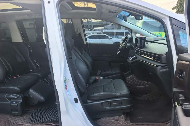 Used Honda Odyssey 2022 2.0L eHEV Sharp·Luxury Edition Interior 12