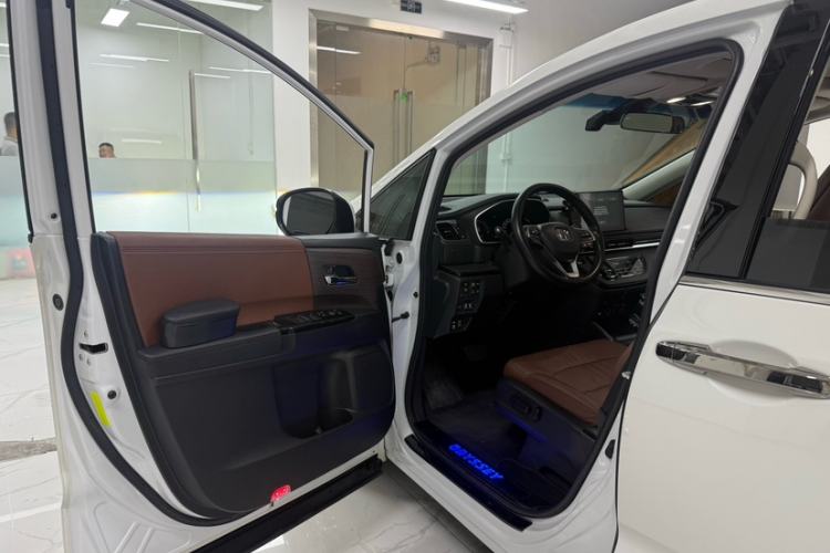 Used Honda Odyssey 2022 2.0L eHEV Sharp·Luxury Edition Interior 2