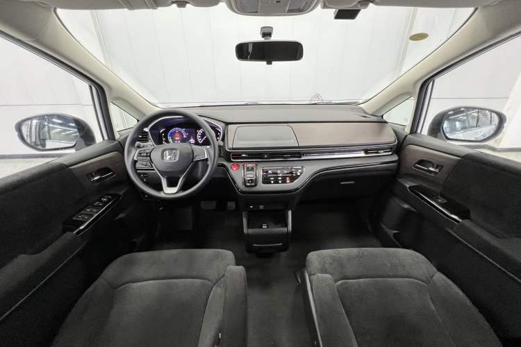 Used Honda Odyssey 2022 2.0L eHEV Sharp Enjoyment Edition Interior 3