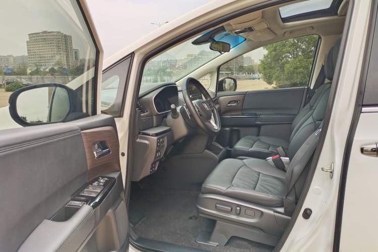 Used Honda Odyssey 2022 2.0L eHEV Sharp Enjoyment Edition Interior 6