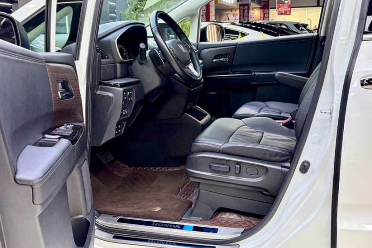 Used Honda Odyssey 2022 2.0L eHEV Sharp Enjoyment Edition Interior 6