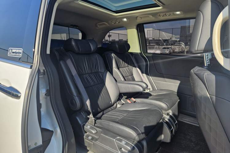 Used Honda Odyssey 2022 2.0L eHEV Sharp·Luxury Edition Interior 9