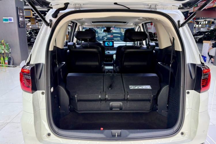 Used Honda Odyssey 2022 2.0L eHEV Sharp Enjoyment Edition Interior 9