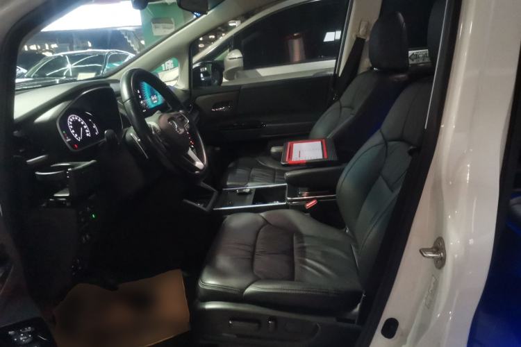 Used Honda Odyssey 2022 2.0L eHEV Sharp Enjoyment Edition Left Front Seat