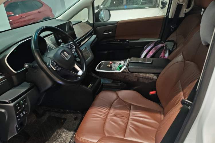 Used Honda Odyssey 2022 2.0L eHEV Sharp Supreme Edition Left Front Seat