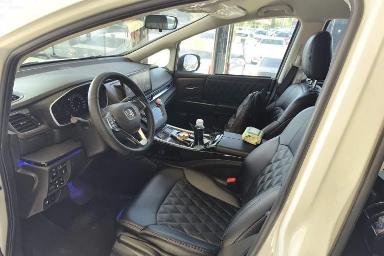 Used Honda Odyssey 2022 2.0L eHEV Sharp Enjoyment Edition Left Front Seat