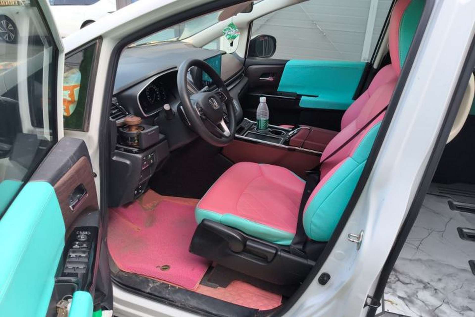 Used Honda Odyssey 2022 2.0L eHEV Sharp Enjoyment Edition Left Front Seat