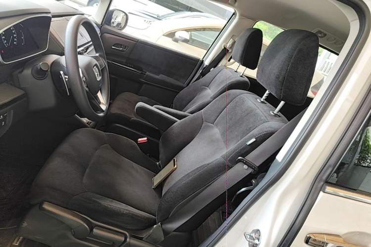 Used Honda Odyssey 2022 2.0L eHEV Sharp Enjoyment Edition Left Front Seat