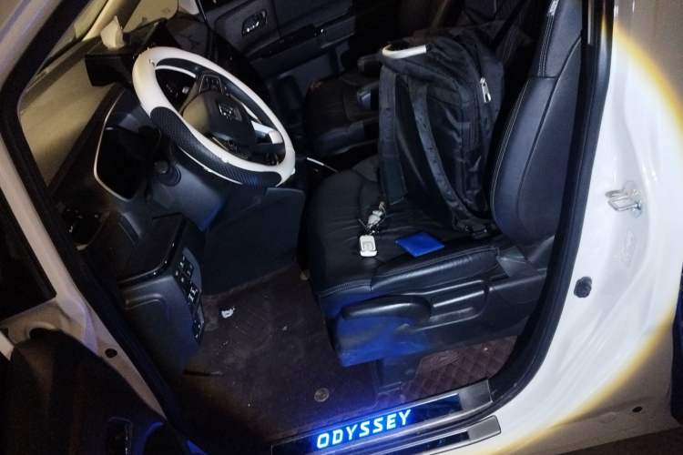 Used Honda Odyssey 2022 2.0L eHEV Sharp Smart Edition Left Front Seat